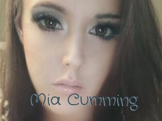 Mia_Cumming
