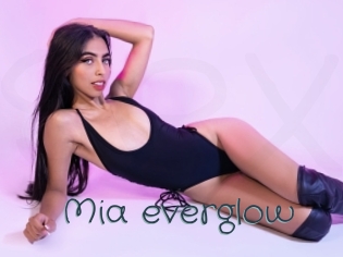Mia_everglow